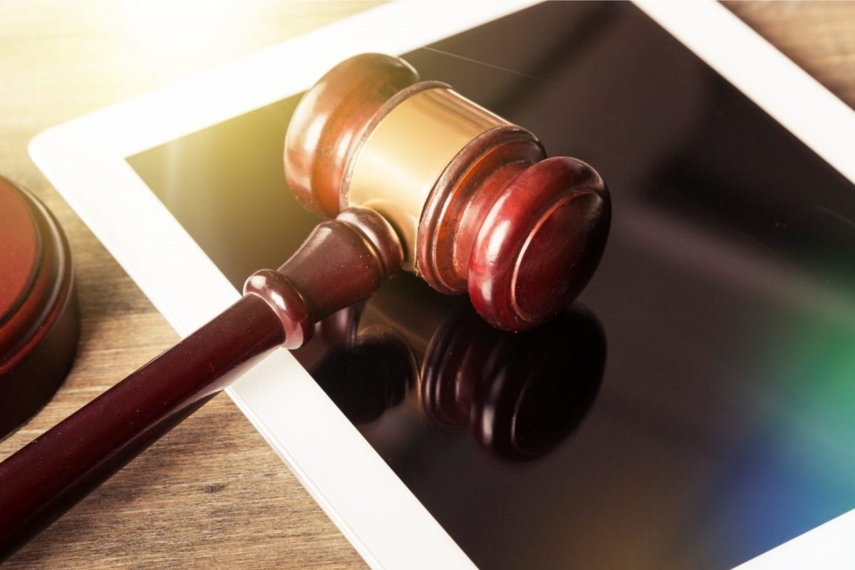 gavel on ipad